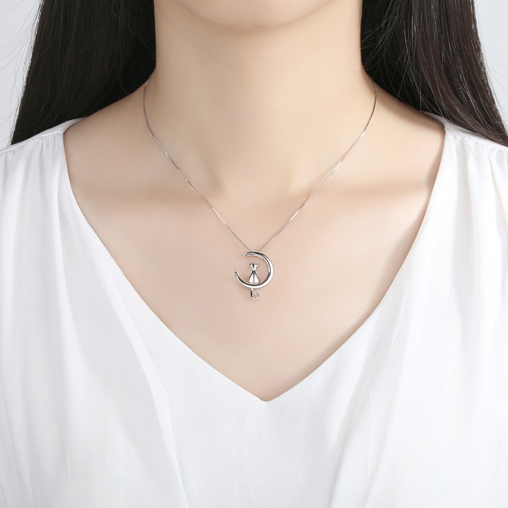 ❤️4 for $20 Sale❤️Silver Moon Cat Necklace - Picture 4 of 5